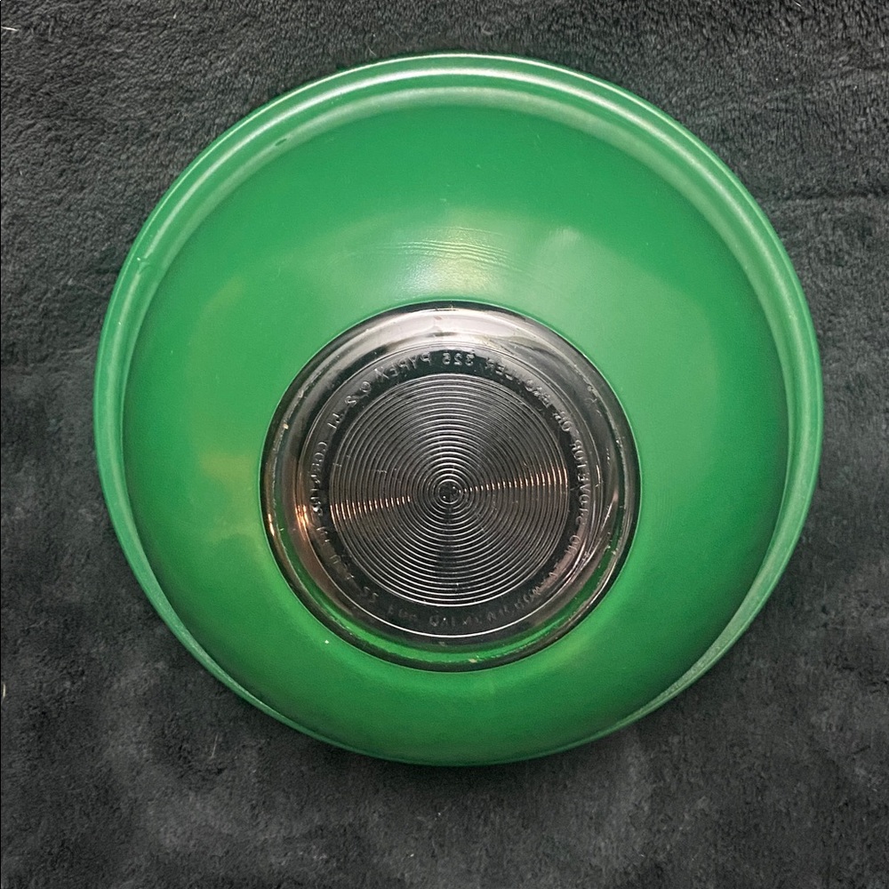 Vintage Pyrex Set of 3 Nesting Mixing Bowls 322 323 325 Green
Clear Bottom - Picture 5 of 16